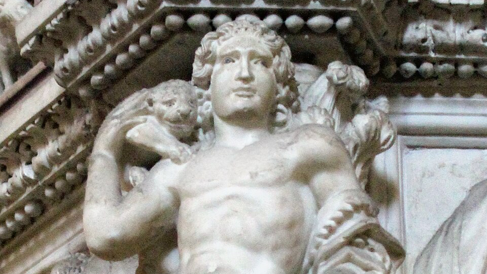 Nicola Pisano Fortitude figure from Pisa pulpit cropped